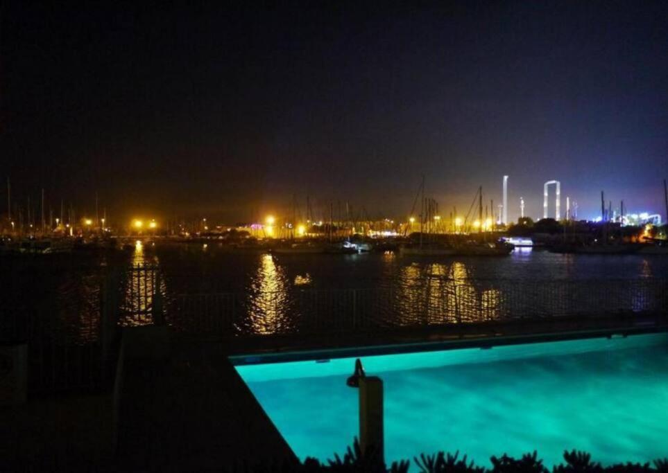 Appartement Avec Balcon, Vue Mer, Piscine, Parking Agde Bagian luar foto