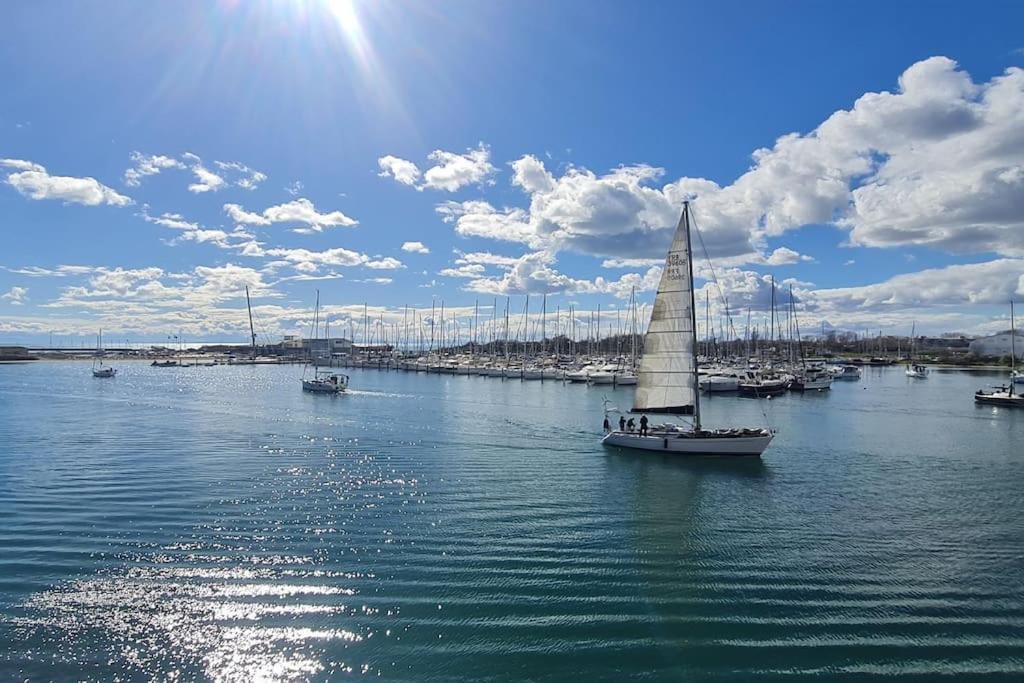 Appartement Avec Balcon, Vue Mer, Piscine, Parking Agde Bagian luar foto